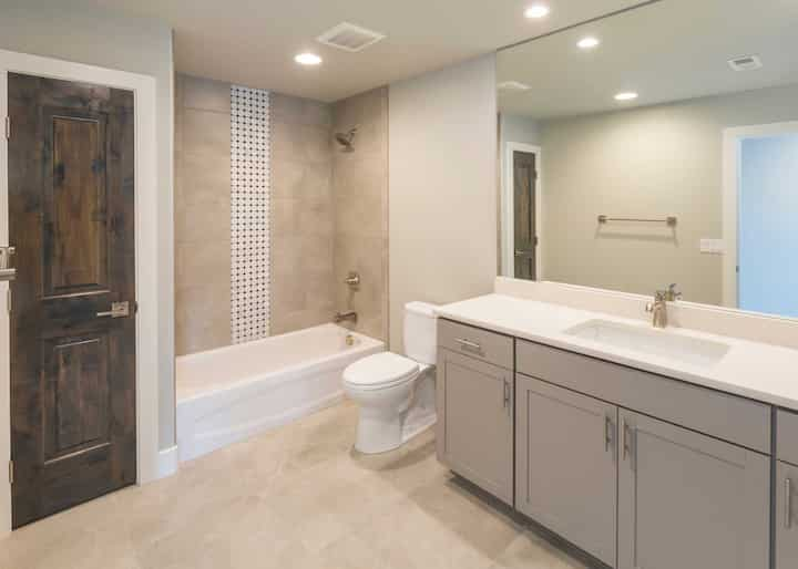 Shower and bathtub remodeling pros in Bentonville